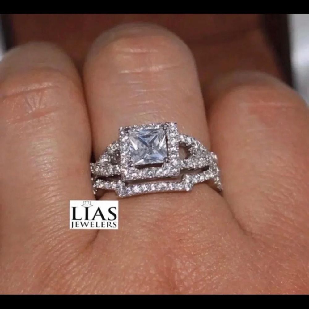 Brand New 18k White Gold filled with Simulated Diamonds Wedding Ring Set